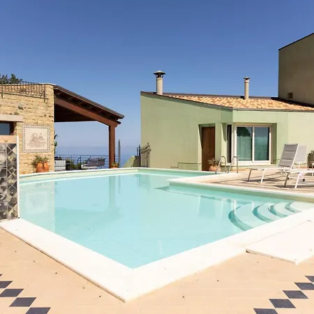 Orizzonte تْشيفالو